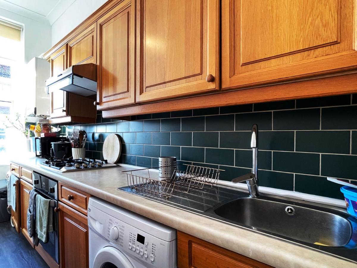 Appartamento Sarah's Cozy Near Queen's Park *